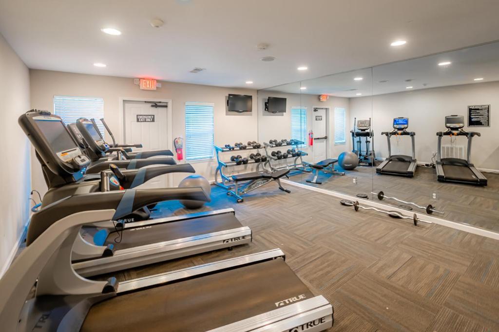Viagem - - Cozy 1br W/gym+pool+parking Apartamento *